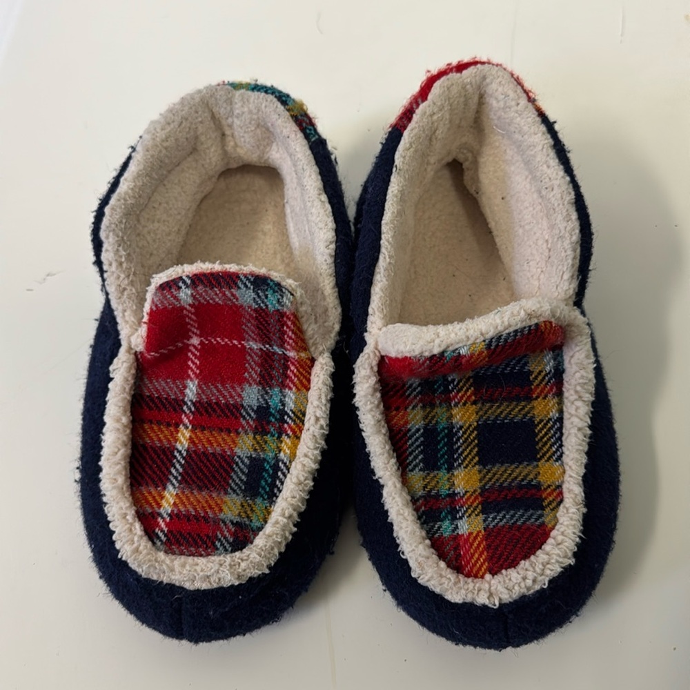 Boys slippers dearforms size 2-3